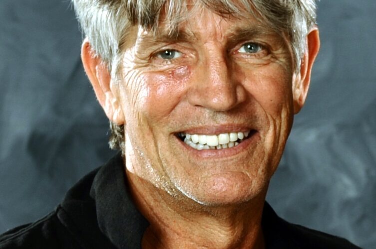 is Eric Roberts still alive for real