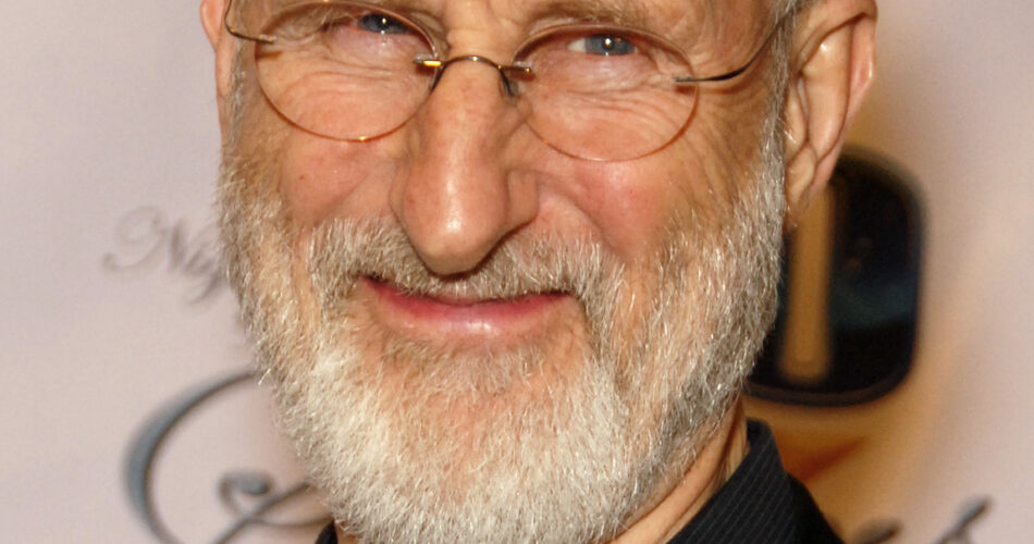 is James Cromwell still alive for real