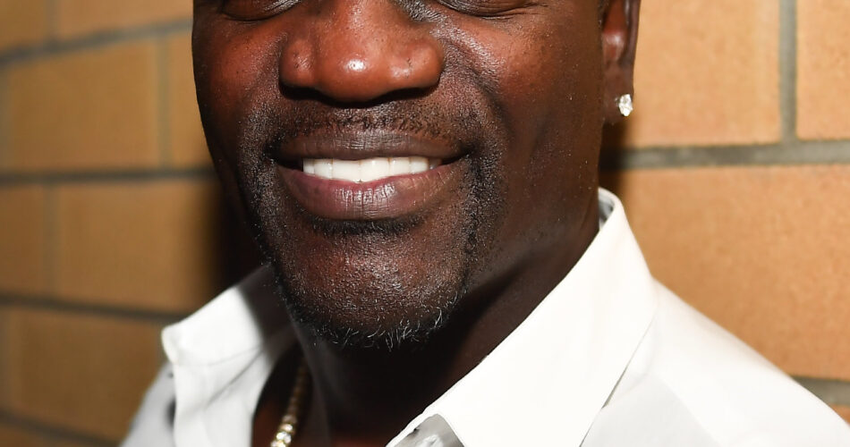 is Akon still alive for real