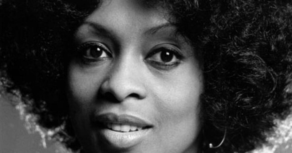 is Lola Falana still alive for real