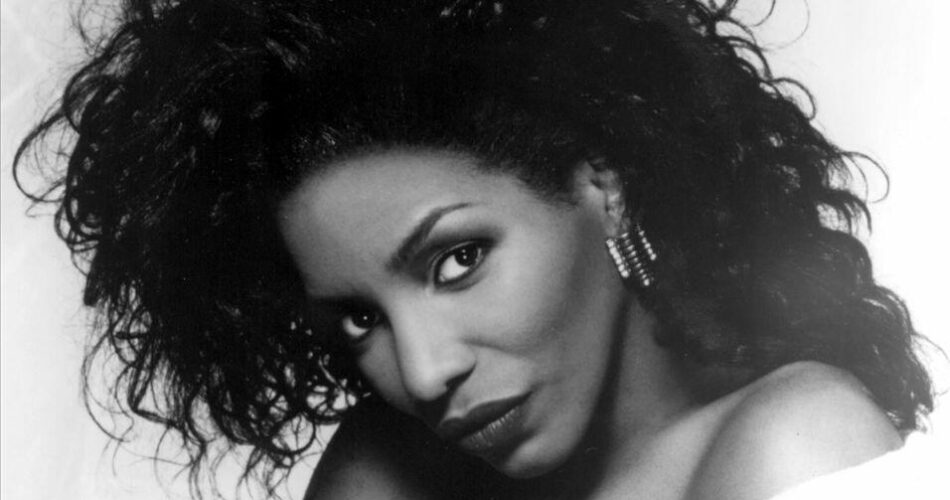 is Stephanie Mills still alive for real