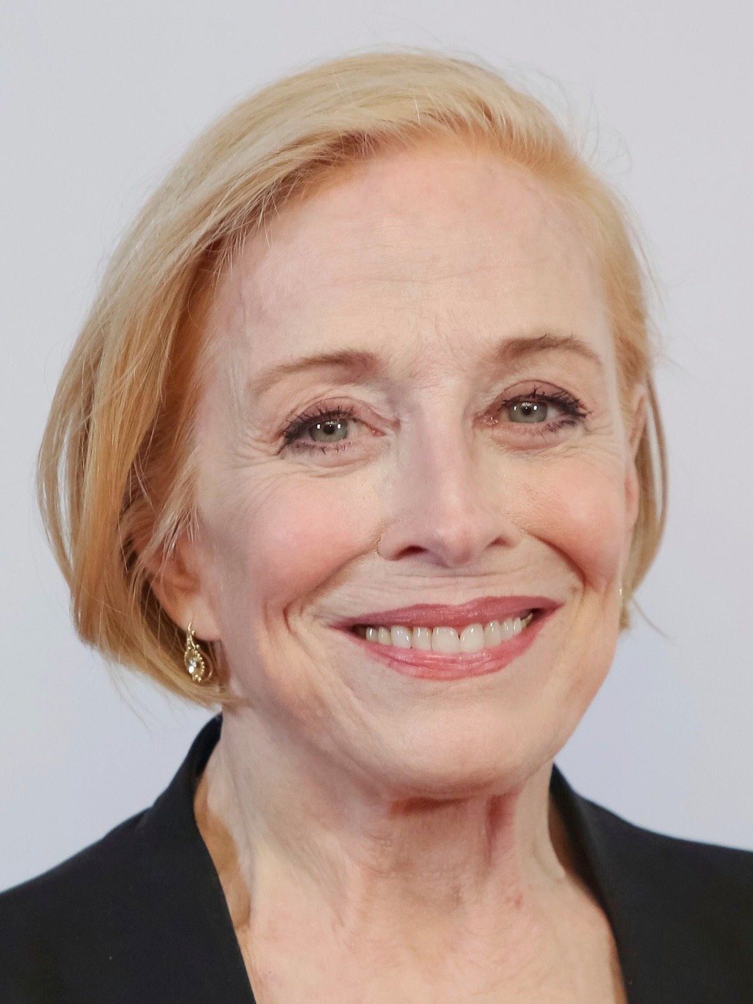 Holland Taylor is not dead