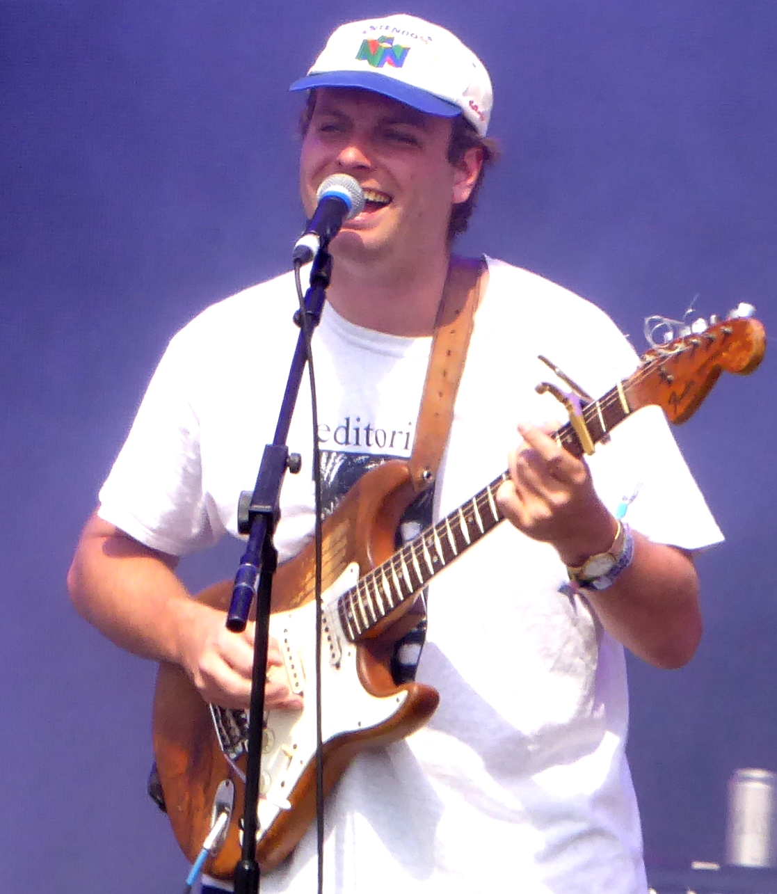 Mac Demarco alive and kicking