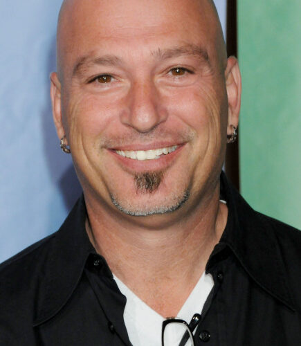 is Howie Mandel still alive for real